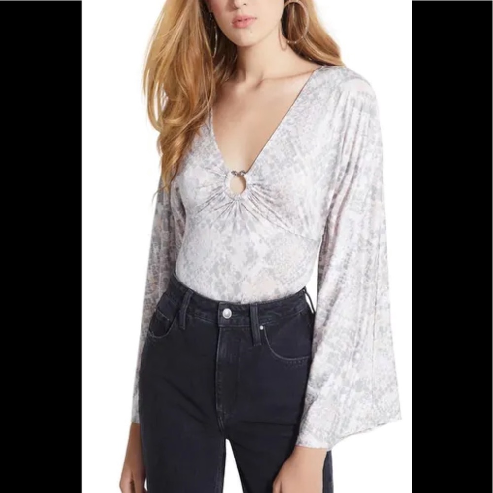 NWT Guess Printed Kimono Sleeve Bodysuit